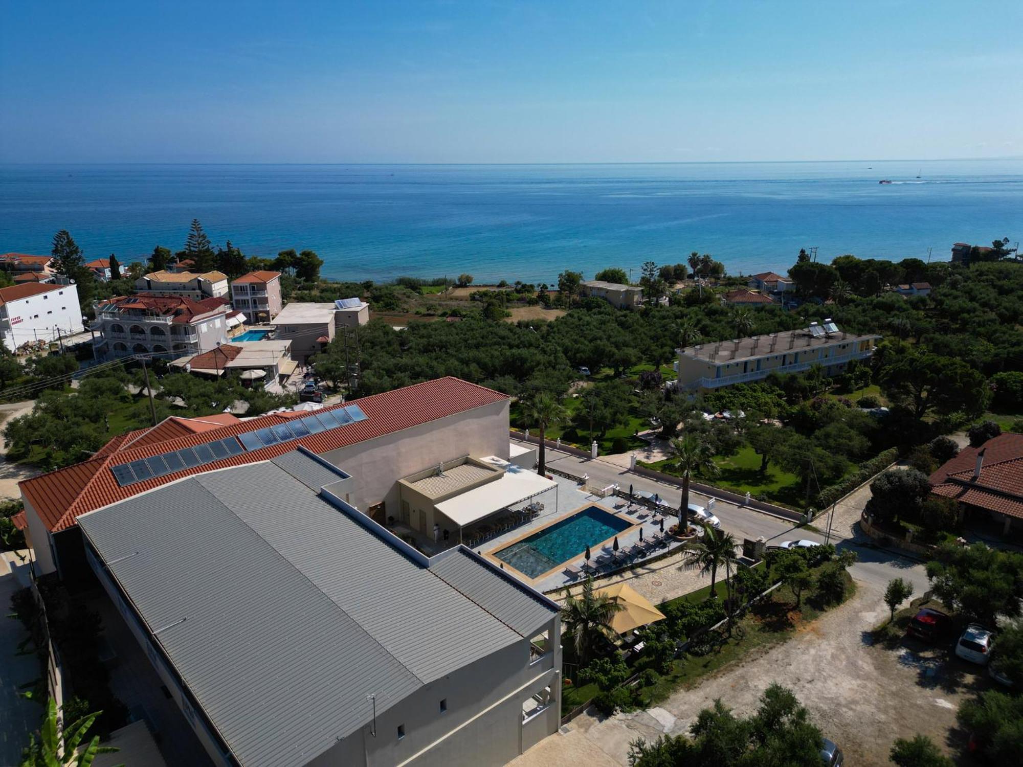 Remezzo Studios & Apartments Amoudi Exterior foto
