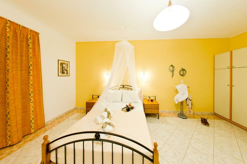 Remezzo Studios & Apartments Amoudi Exterior foto
