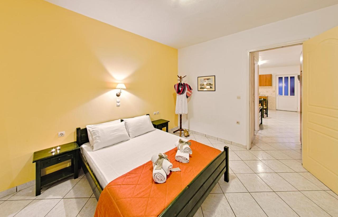 Remezzo Studios & Apartments Amoudi Exterior foto