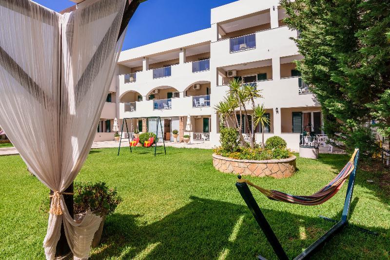 Remezzo Studios & Apartments Amoudi Exterior foto